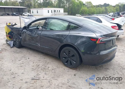 2024 Tesla Model 3 Long Range Dual Motor All-Wheel Drive z USA, uszkodzony, nr VIN 5YJ3E1EB4RF864093